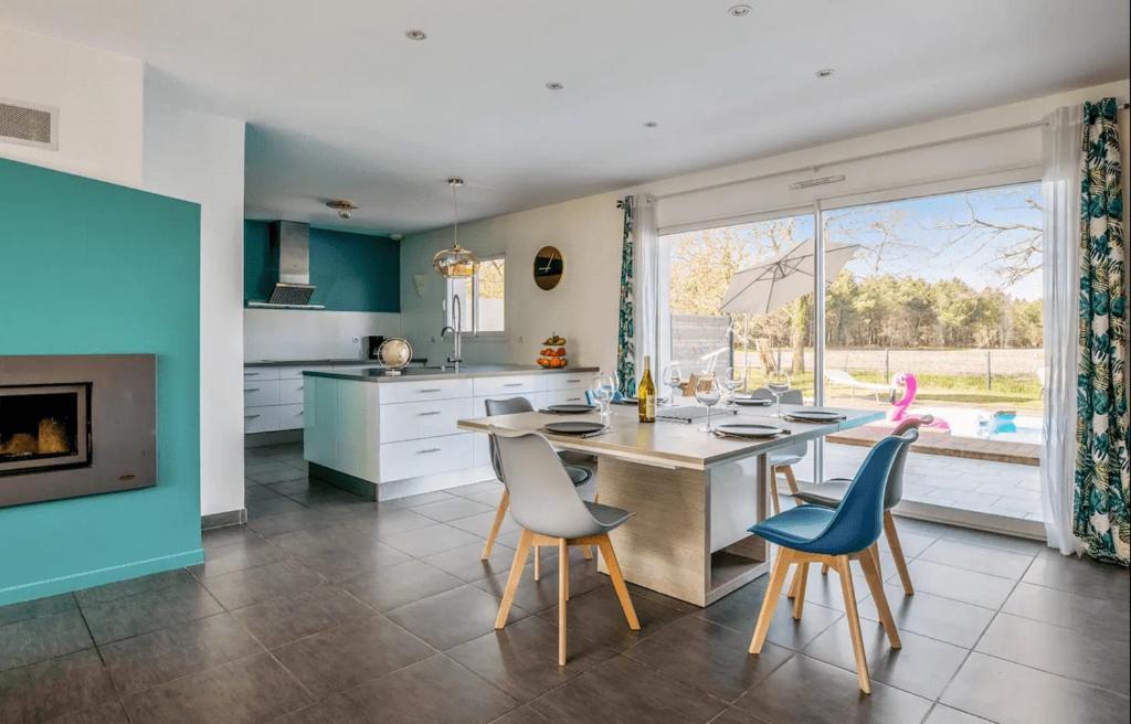 Maison Familiale Au Calme Avec Piscine Securisee Holiday home *