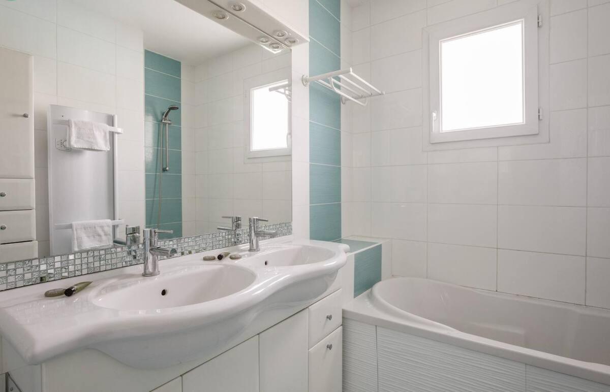Holiday home Maison Familiale Au Calme Avec Piscine Securisee